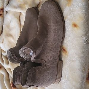 Kookaburra by Ugg size 11 booties